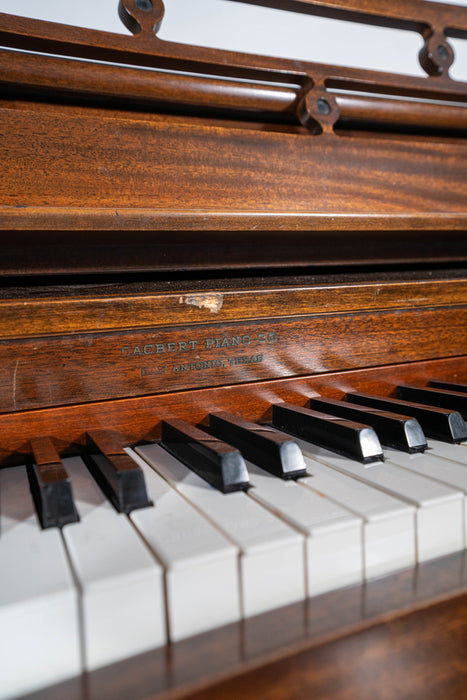 Dacbert Piano & Co Console Upright Piano| Mahogany | Serial No. 673489 | Used