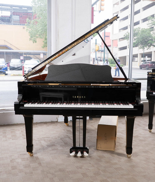 Yamaha C5R Grand Piano (1982) | Polished Ebony | 6'7" | Refurbished