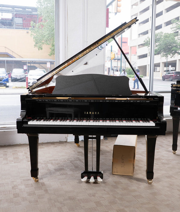 Yamaha C5R Grand Piano (1982) | Polished Ebony | 6'7" | Refurbished