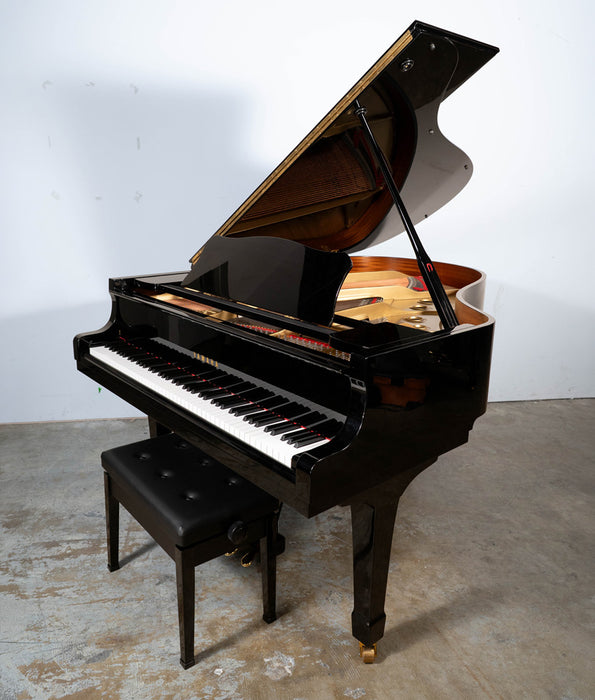 Yamaha C3 Grand Piano | Polished Ebony | 6'1" | Serial No. 3650218 | Refurbished