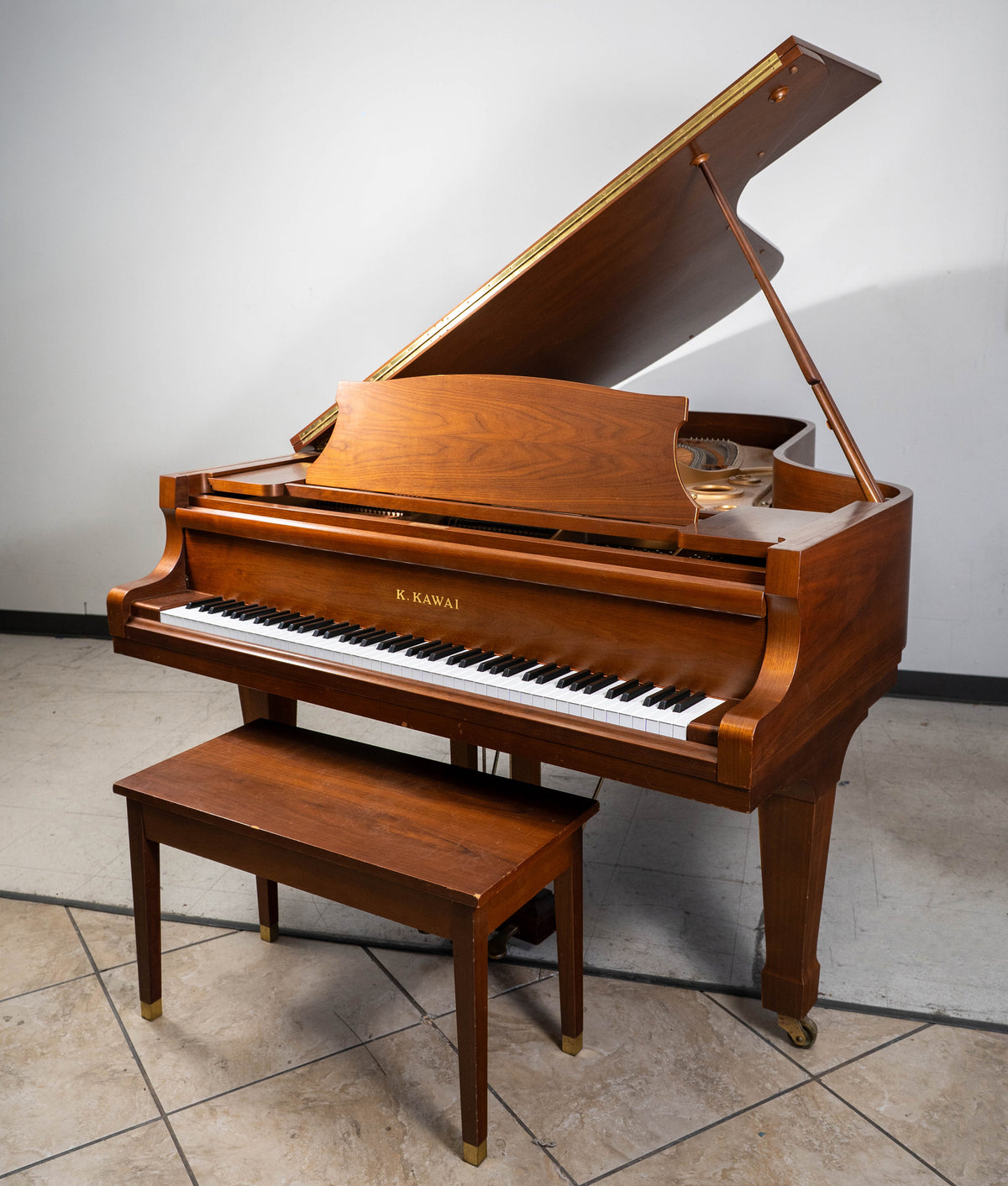 カワイ　グランドピアノ　KG-5D 1985 Kawai KG-5D Grand Piano | Satin Walnut | 6'8