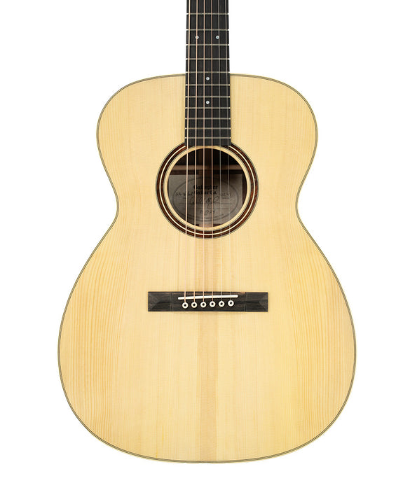 Gallagher GA Walnut Acoustic Guitar w/hardshell Case