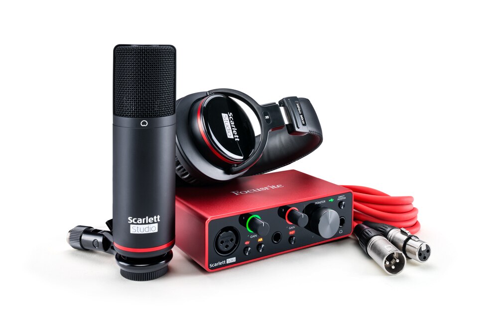 Pre-Owned: Focusrite Scarlett Solo 3rd Gen 2-in, 2-out USB Interface Bundle